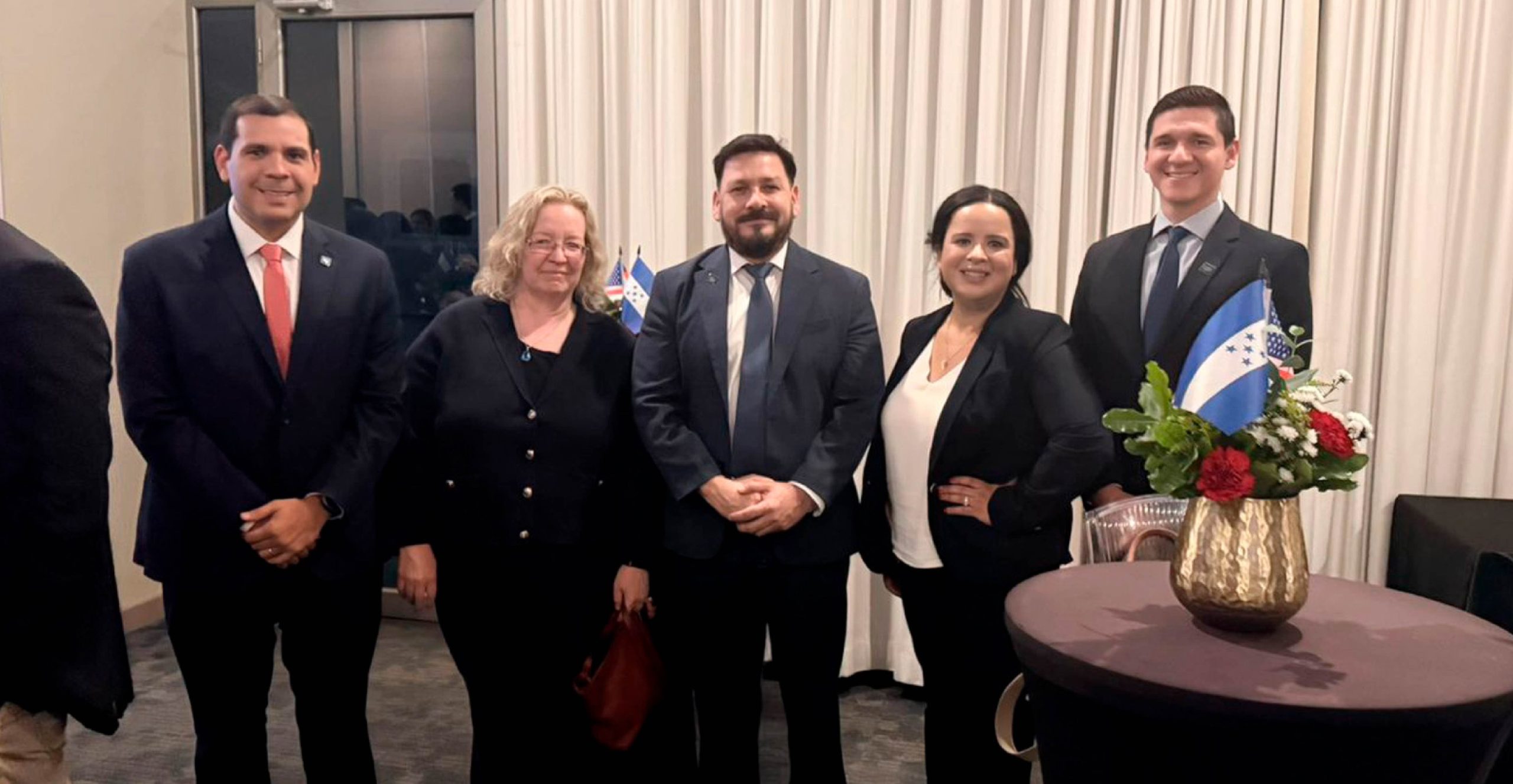 CORPORACIÓN LADY LEE PARTICIPA EN ENCUENTRO ESTRATÉGICO JUNTO A AMCHAM Y LA EMBAJADA DE ESTADOS UNIDOS